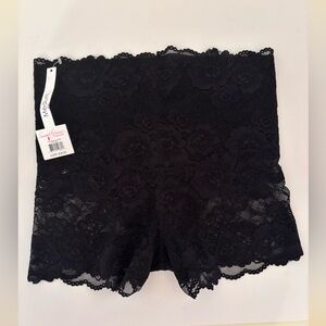 NWT SmoothForm black lace shaper X boy short - medium